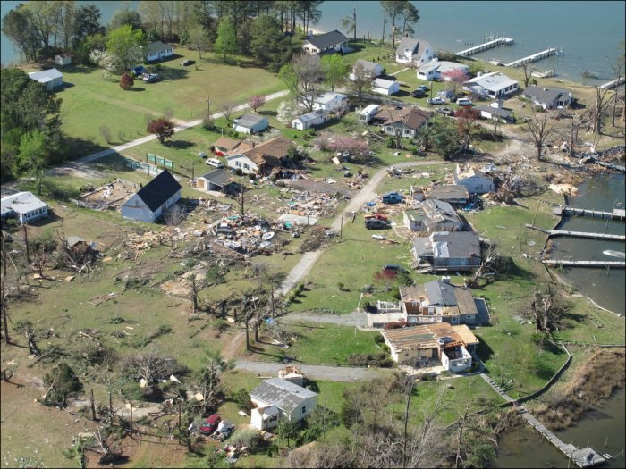 торнадо, смерчи, США, 2011, последствия катастрофы, ураганы, фото
