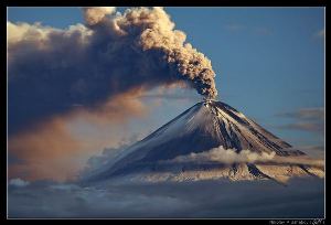 На Камчатке активизировалось три вулкана (видео)