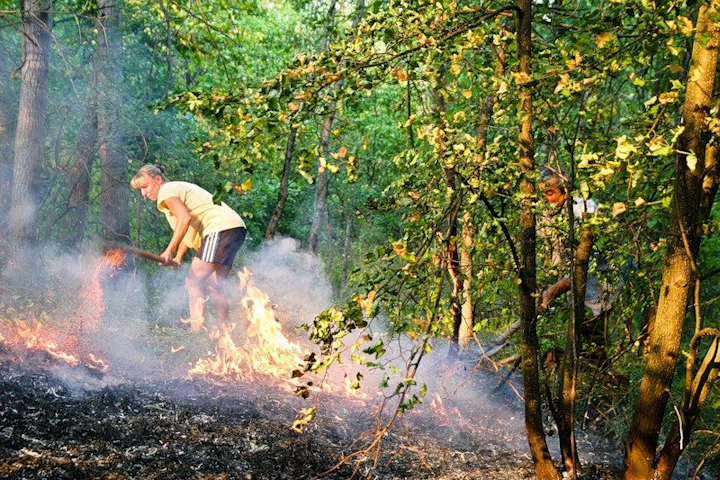 Лесные пожары в России 2010, борьба с огнем, уникальные фото