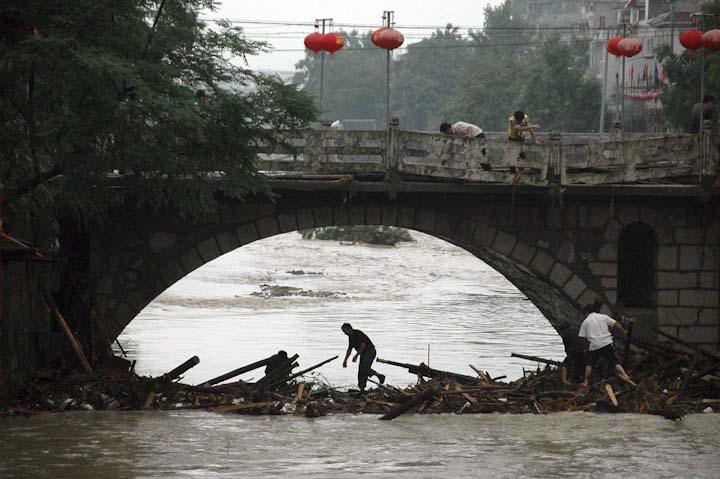 наводнение в Китае 2011, эвакуация, последствия, спасательные работы