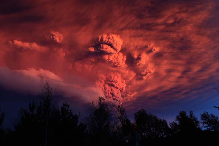 извержение вулкана Пуйеуэ в Чили в 2011 году, последствия, уборка территорий от пепла, эвакуация, жизнь, фото