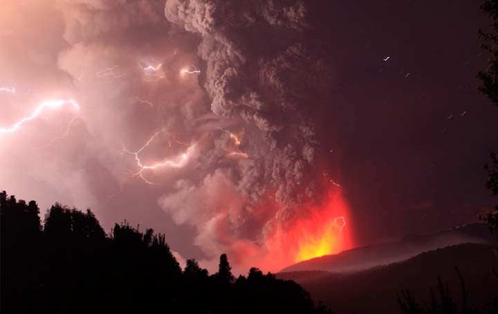 извержение вулкана Пуйеуэ в Чили 2011