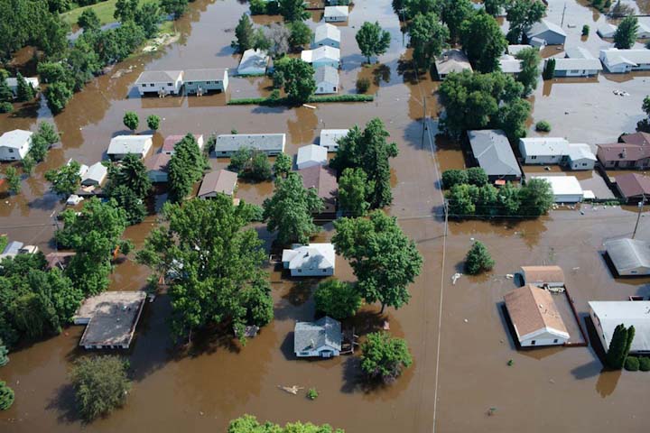 наводнение в США, Северная Дакота, 2011, последствия катастрофы, разлив реки Миссури, эвакуация населения, спасательные работы