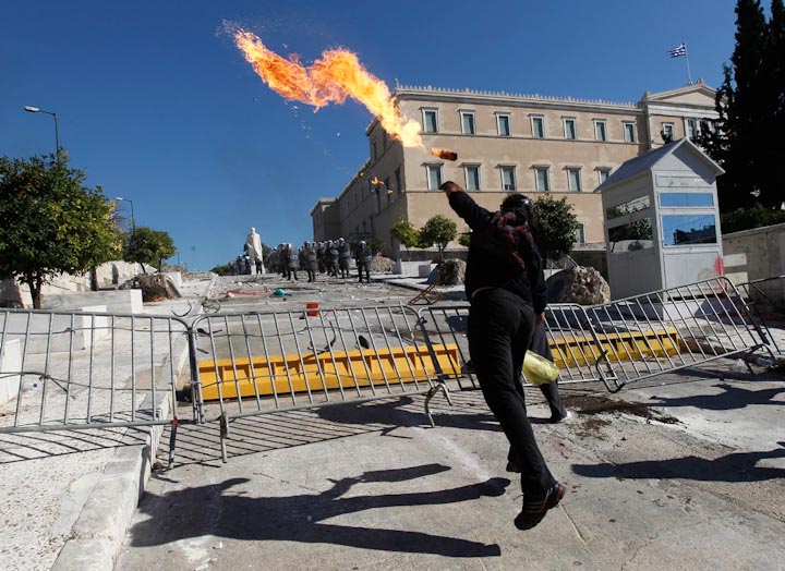 Греция, массовые беспорядки, демонстрации, война с полицией, октябрь 2011 года, уникальные фото