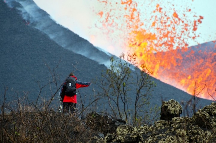 Красочное извержение вулкана Ньямурагира в Конго, январь 2012 (фото+видео)