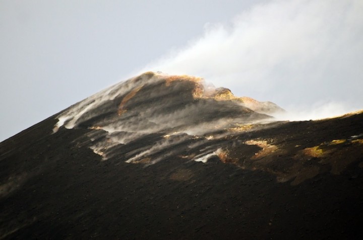 извержение вулкана Ньямурагира в Конго, январь 2012 года