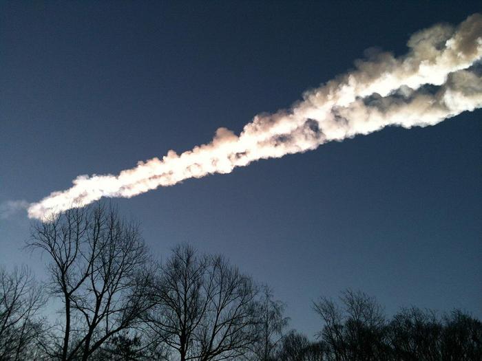 уникальные фото падение метеорита в Челябинске, на Урале, Россия, 15 февраля 2013 года