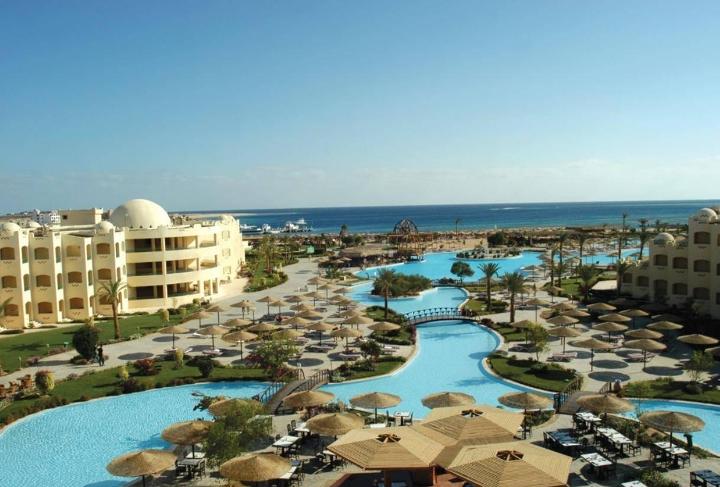 курорт Макади Бей в Египте, фото курорта, побережье, отдых в Египте