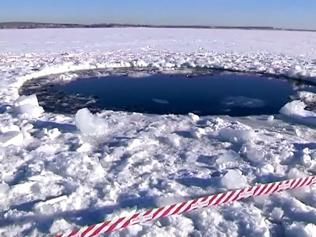 Уникальные фото с места падения метеорита: озеро Чебаркуль (фото+видео)