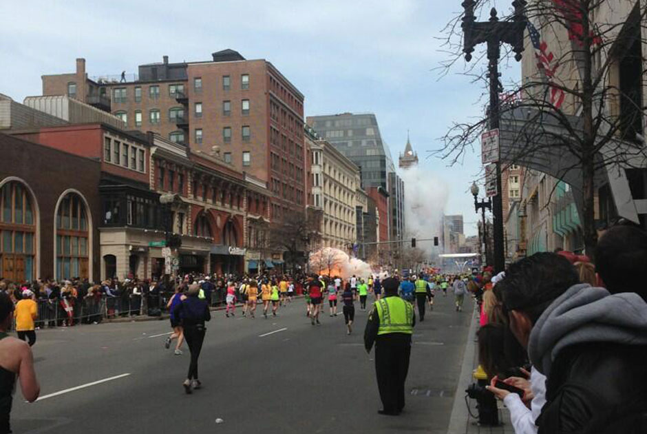 взрывы на Бостонском марафоне (США) 15 апреля 2013 года, фото теракт в США
