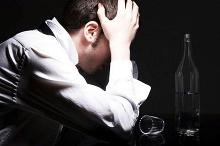 Алкоголизм – божество или главный враг? История и причины возникновения алкоголизма