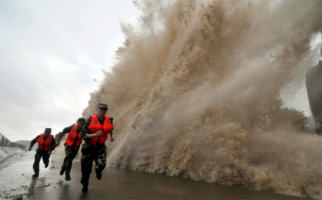Тайфун Фитоу бушует в Китае (фото)