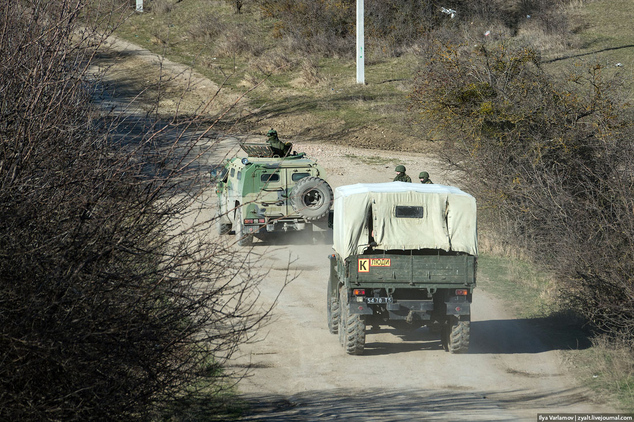 фото русских военных в Крыму 8 марта 2014 года