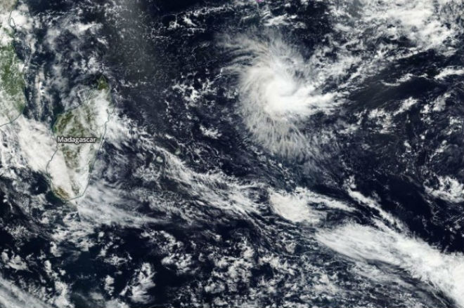В Индийском океане развивается тропический циклон «Фантала»